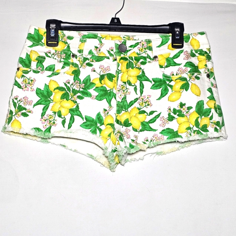 London jean lemon boyfriend shorts Victoria's Secret size 6